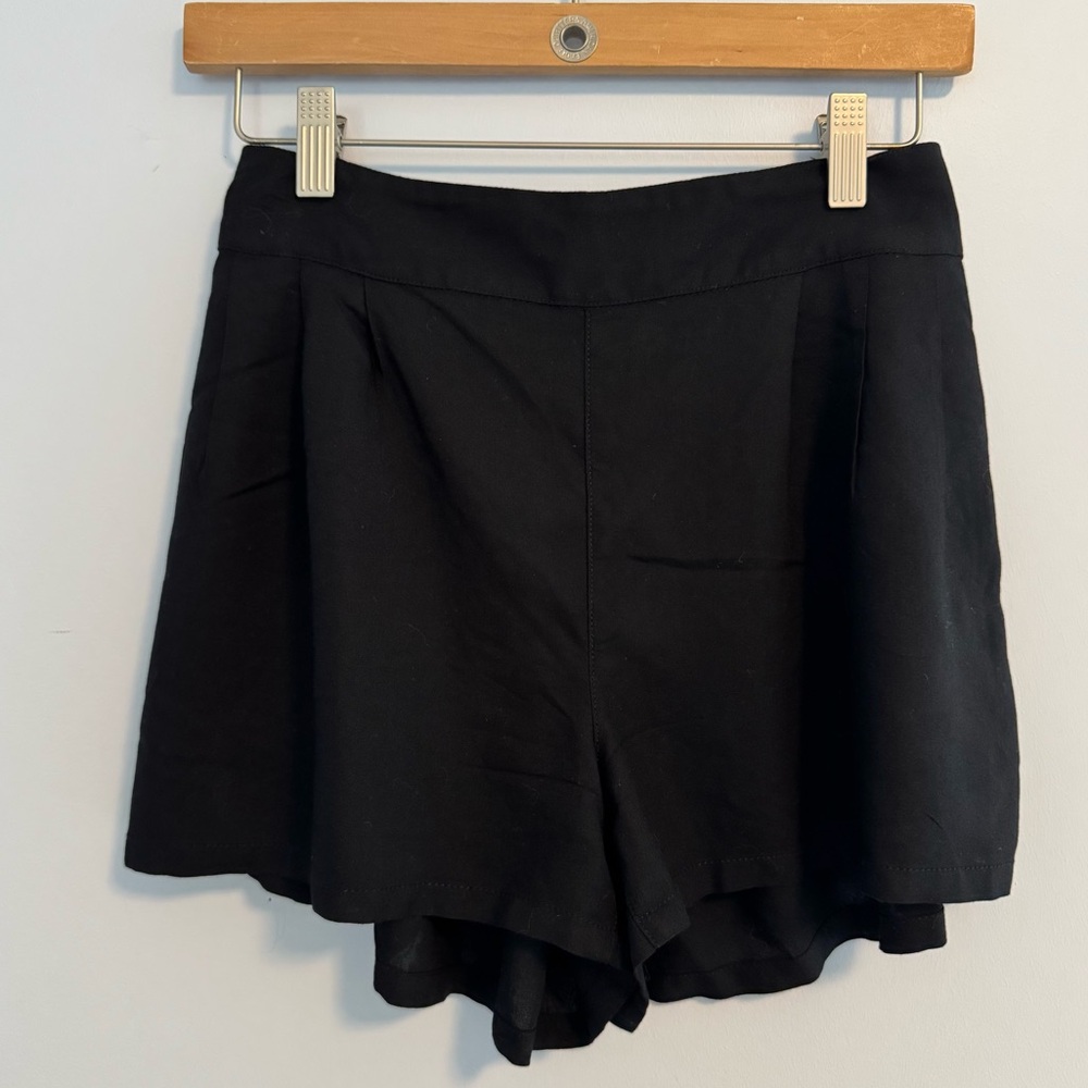 American Eagle Outfitters Women’s Black Soft Shorts Size Medium